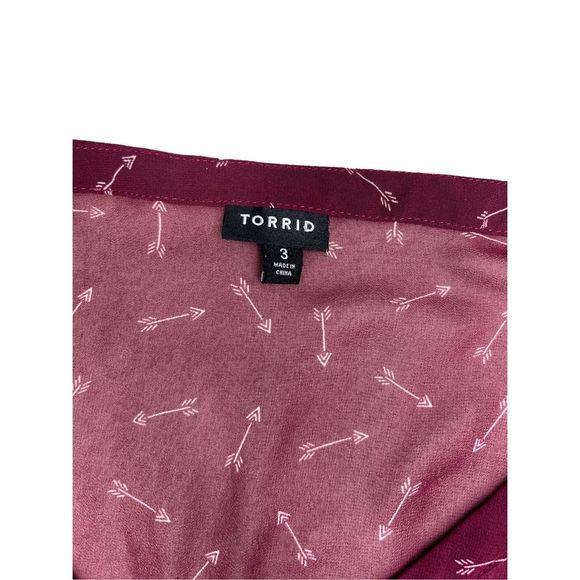 Torrid 3X maroon white arrow pattern sheer 1/2 sleeve V-neck babydoll dress - Picture 3 of 4